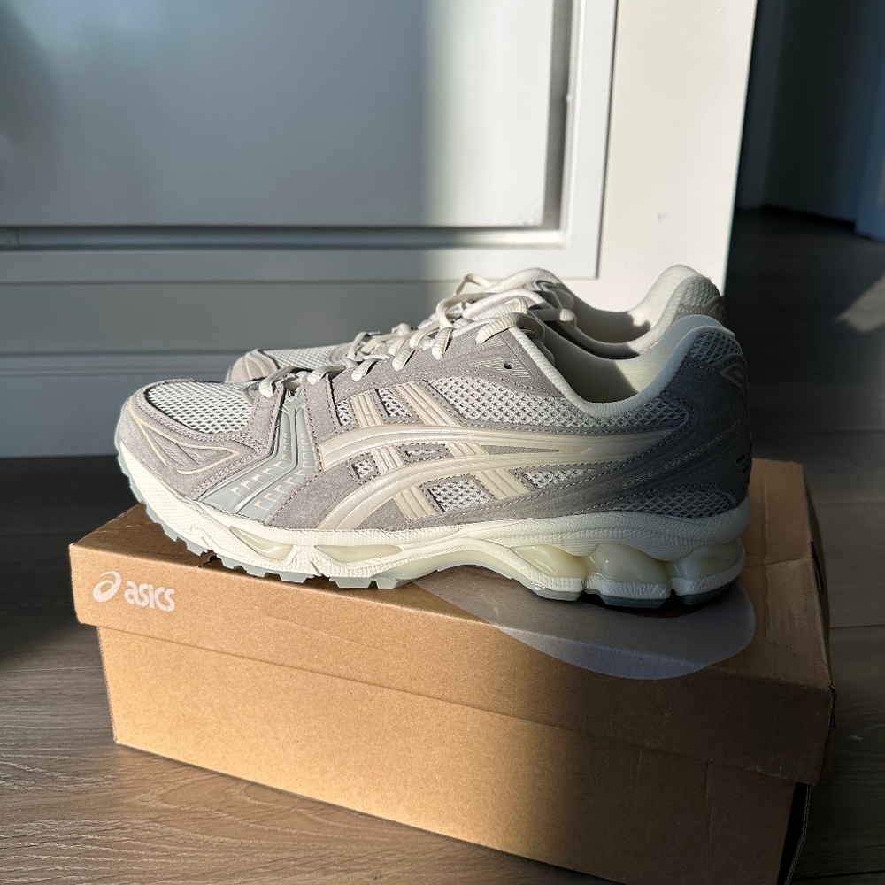 Sneakers. ASICS gel-kayano 14